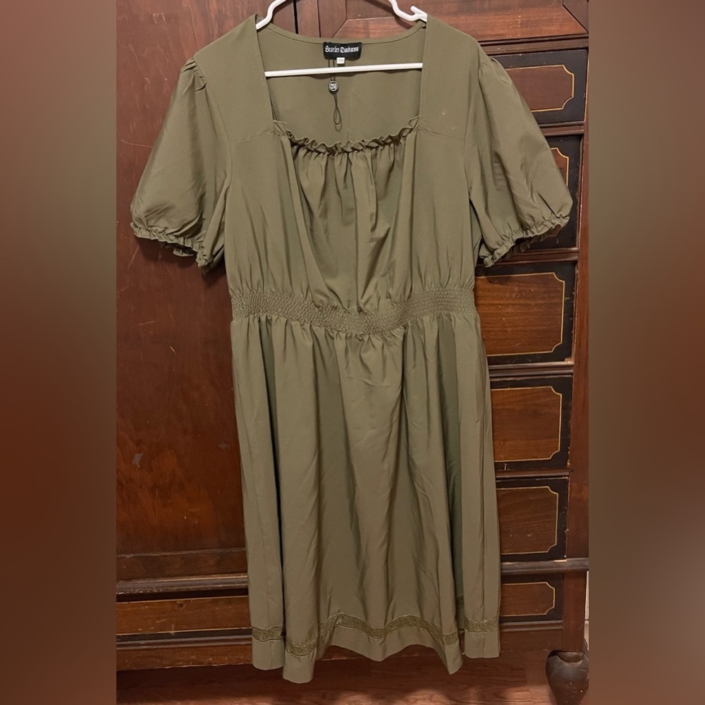 Scarlet Darkness Olive Green Midi Dress